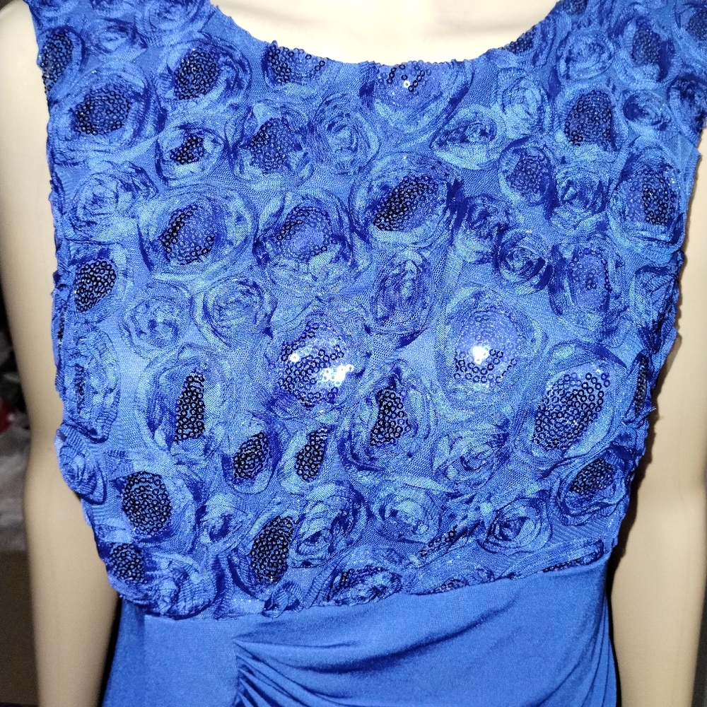 Dress - Picture 2 of 2